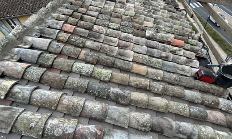 Réfection de toiture en tuile canal à Trévoux - KMC Toitures
