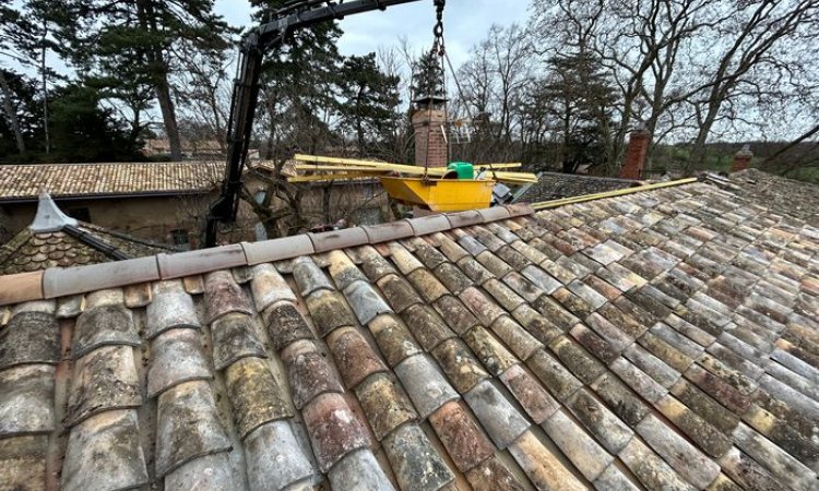 Rénovation de faîtage de toit - KMC Toiture à Guéreins