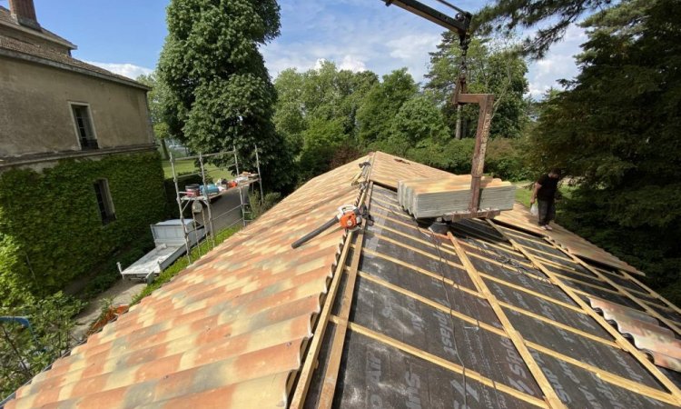 Réfection de toiture d'une maison - KMC Toitures à Guéreins